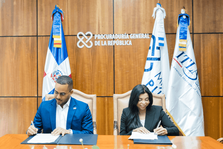 La Procuraduría General y el ITLA firman convenio para beneficiar a estudiantes con espacios para pasantía