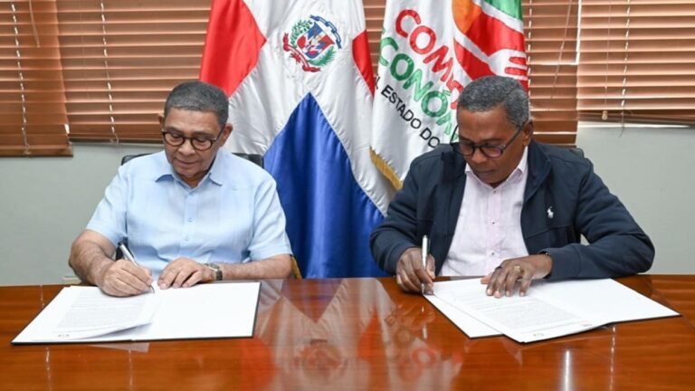 Comedores Económicos del Estado y Hogar Crea firman acuerdo interinstitucional