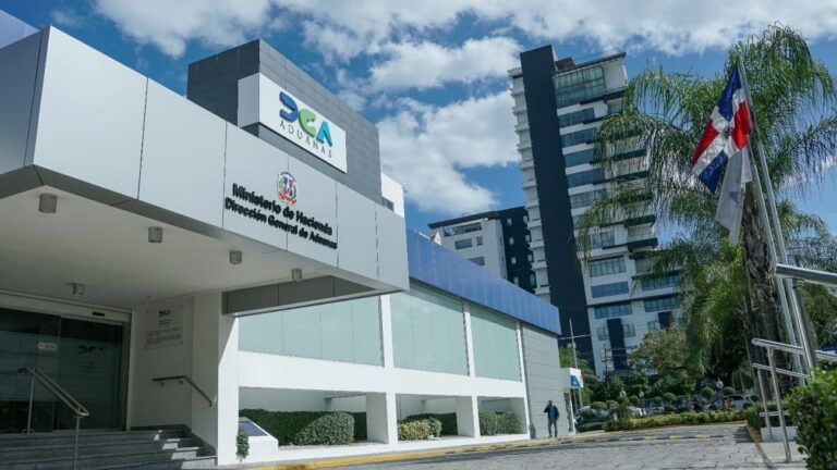 DGA decomisa más de 8,000 municiones encontradas en el interior de un motor de vehículo