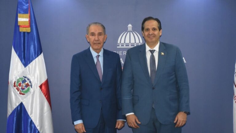 Mescyt y Salud Pública diseñarán protocolo conjunto para fortalecer validación de títulos universitarios extranjeros