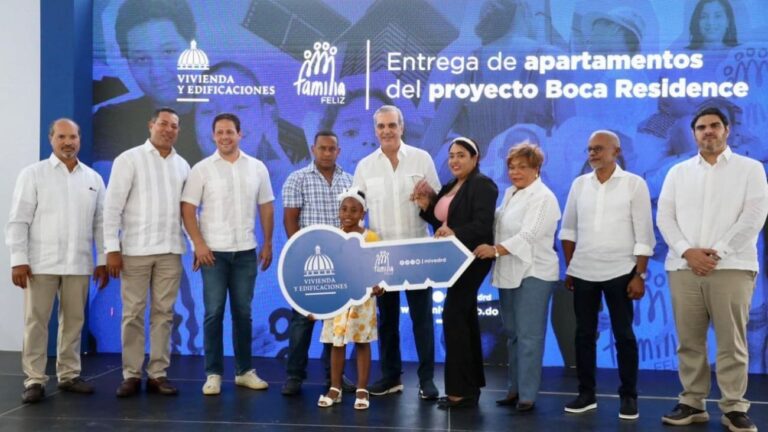 Presidente Abinader continúa transformando vidas de familias con entrega de 72 nuevos apartamentos en Boca Chica