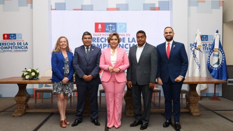 Periodistas y comunicadores participan en II Taller Internacional en Derecho de la Competencia