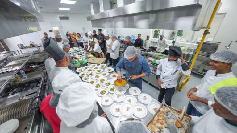 Infotep impulsa formación gastronómica con cocina tradicional del Pacífico colombiano