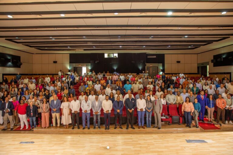 Contralor sostiene encuentro con supervisores y encargados de las Unidades de Auditoría Interna