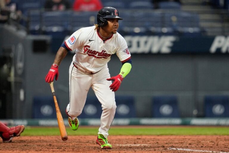 José Ramírez conecta su jonrón 21