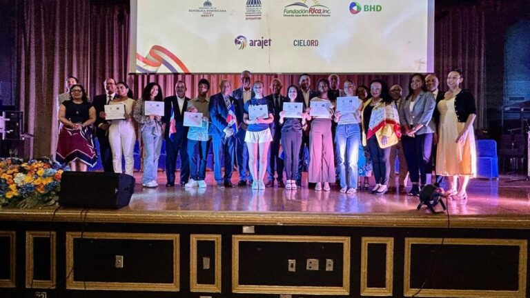 Autoridades educativas de Nueva York inician mañana visita a la República Dominicana junto con estudiantes dominicanos meritorios del programa “Orígenes de Excelencia”