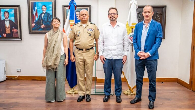 Ministerio de Defensa destaca importancia de reunión con representante especial de la ONU para Haití