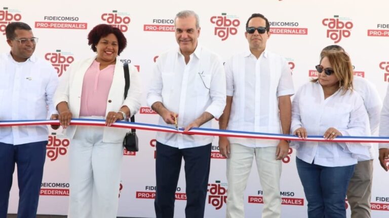 Presidente Abinader inaugura innovadora planta de tratamiento en Cabo Rojo para seguir impulsando el desarrollo de la Región Sur