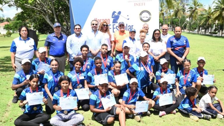 Inefi y Fedogolf llevan el deporte a las aulas públicas con campamento pionero
