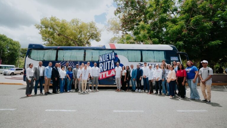 ITLA inaugura tres nuevas rutas de transporte estudiantil