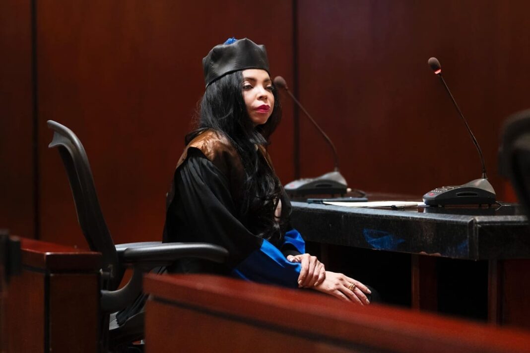 Procuradora-Yeni-Berenice-Reynoso (2) (1) (1)