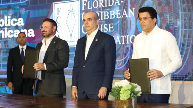 Presidente Abinader encabeza histórica firma de acuerdo entre RD y la FCCA que posiciona al país como hub regional de cruceros