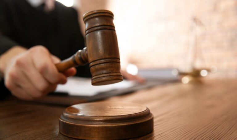 Garantía económica de RD$4 millones para hombre por estafa electrónica y actividades ilegales en mercado de valores