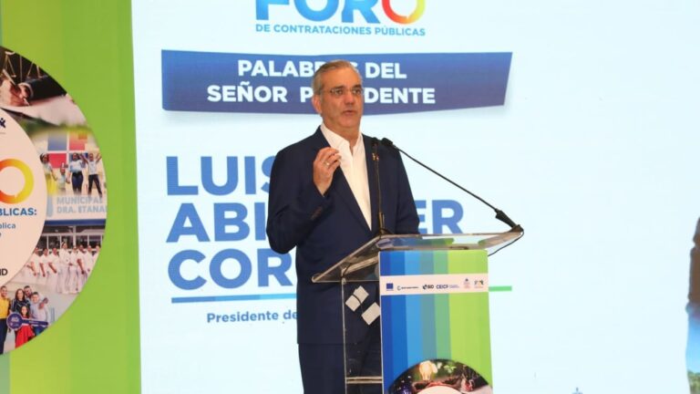 Presidente Abinader califica nueva Ley de Contrataciones Públicas como herramienta que transforma las compras estatales y permite que los recursos públicos lleguen a los más necesitados