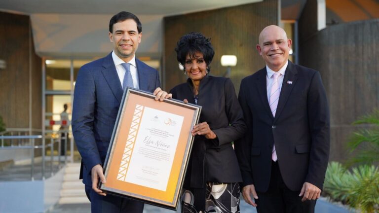 Ministro Roberto Ángel Salcedo inauguró la Bienal Nacional de Artes Visuales