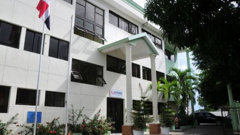 Gabinete de Transporte informa entrada en vigor de la Fase IV de restricción de giros a la izquierda en la avenida Núñez de Cáceres con John F. Kennedy