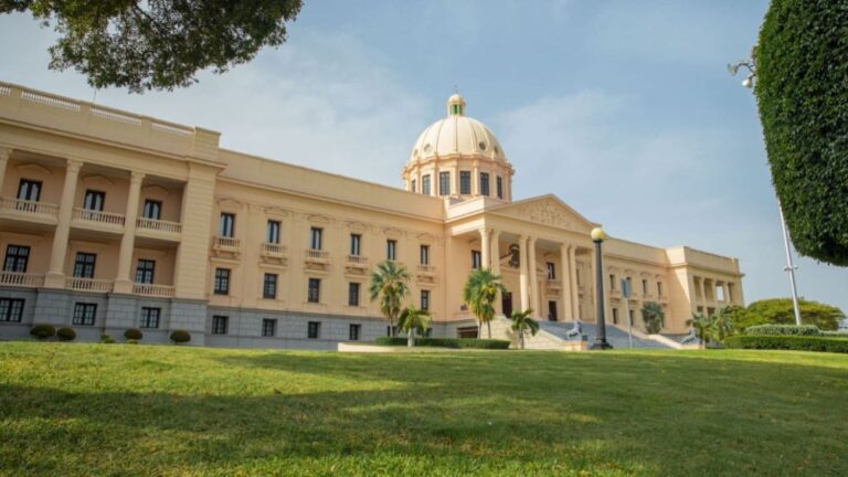 Presidente Abinader declara de alta prioridad la intervención y recuperación de los ríos Ozama e Isabela