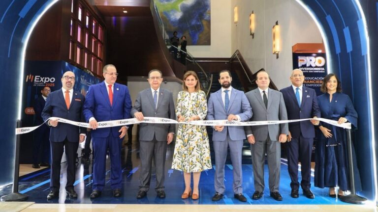 Vicepresidenta Raquel Peña encabeza inauguración de la Expo Mercado de Valores 2025