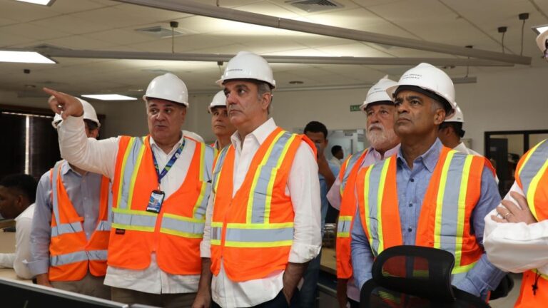 Presidente Abinader supervisa nueva planta Energas 4 que incorporará 130 MW al sistema eléctrico nacional