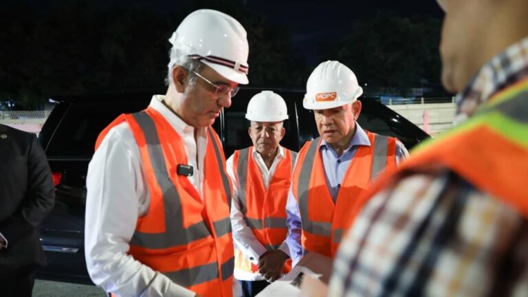 Presidente Abinader supervisa construcción del paso a desnivel en la prolongación 27 de Febrero con Isabel Aguiar