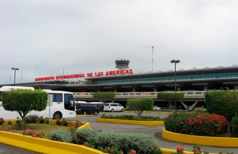 Apagón afecta operaciones en el Aeropuerto Internacional de Las América