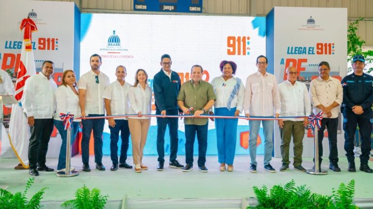 Ministro Paliza encabeza inauguración del Sistema 911 y Centro de Superación Comunitaria en Pedernales