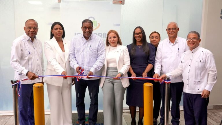 IDOPPRIL inaugura oficina remozada en La Romana