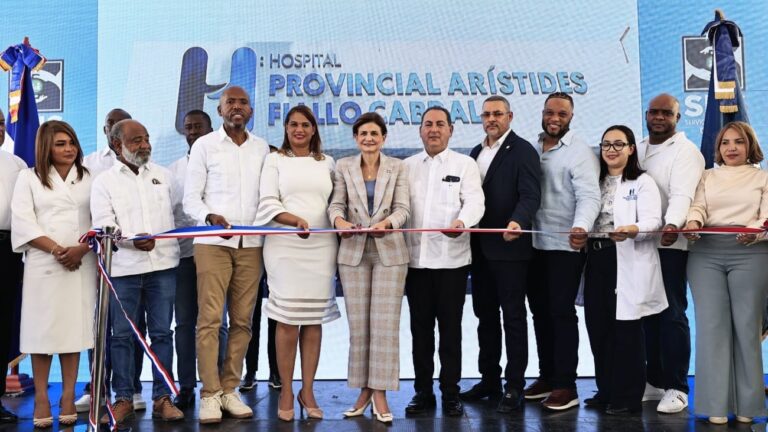 Vicepresidenta Peña inaugura nueva Emergencia y remozamiento Bloque Quirúrgico Hospital Arístides Fiallo, La Romana