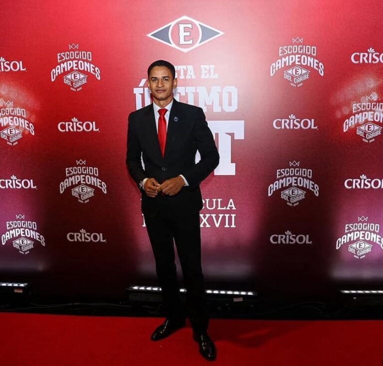 Raphy de León: La Voz Interna de excelencia y compromiso en en el estadio Quisqueya Juan Marichal con los Leones