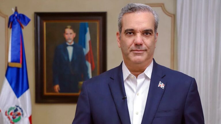 Presidente Abinader sale a México para cumplir compromisos familiares