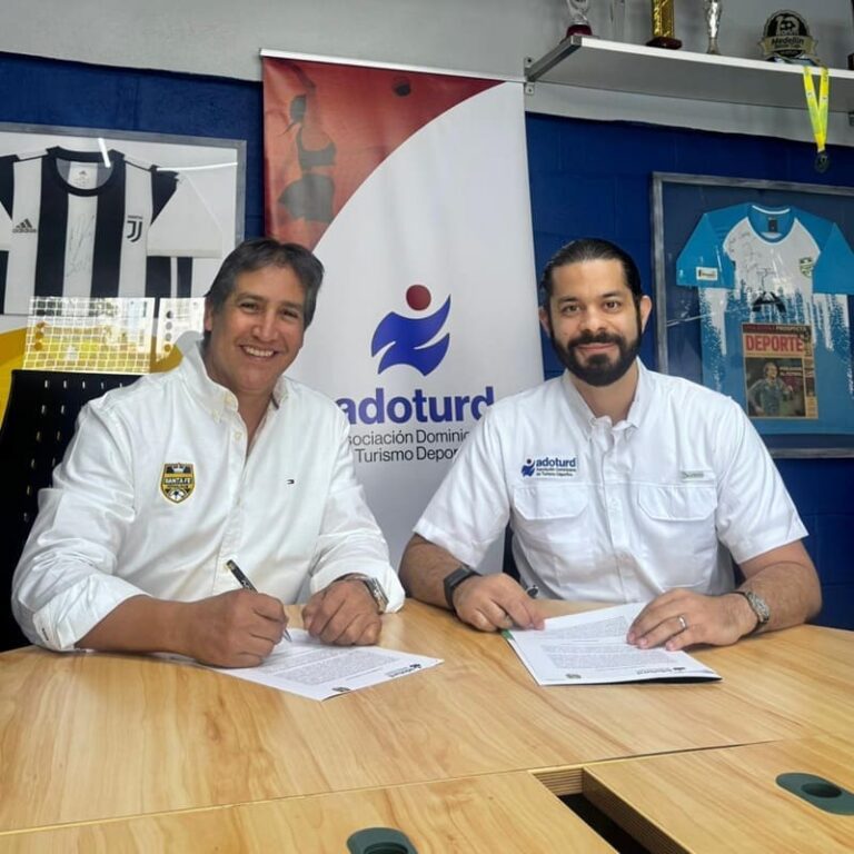 ADOTURD firma acuerdo de membresía con Santa Fe FC