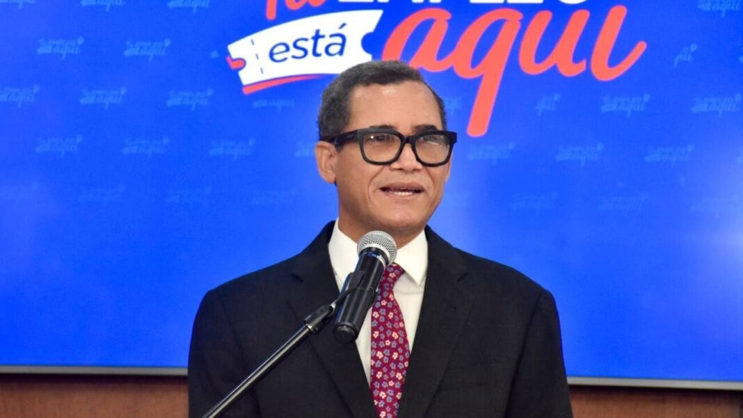 Foto 1. Ministro de Trabajo Eddy (1) (1) (1)