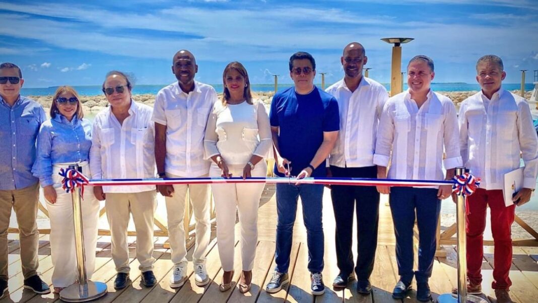 Ministerio de Turismo entrega muelle en Caleta, La Romana con una inversión de 34,455,380 de pesos Ministerio de Turismo entrega muelle en Caleta, La Romana con una inversión de 34,455,380 de pesos
