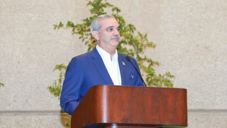 Presidente Abinader resalta valor democrático de la reforma constitucional que limita la reelección