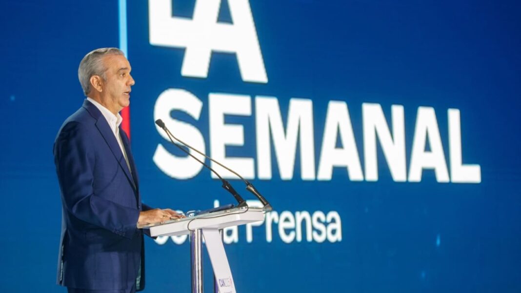 Presidente Abinader dice que “sin conectividad aérea no hay éxito en turismo” Presidente Abinader dice que “sin conectividad aérea no hay éxito en turismo”