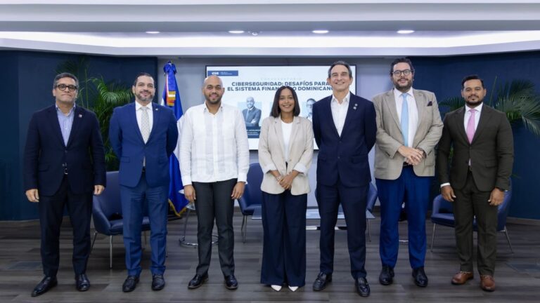 La Superintendencia de Bancos realiza el conversatorio “Ciberseguridad: desafíos para el sistema financiero dominicano”