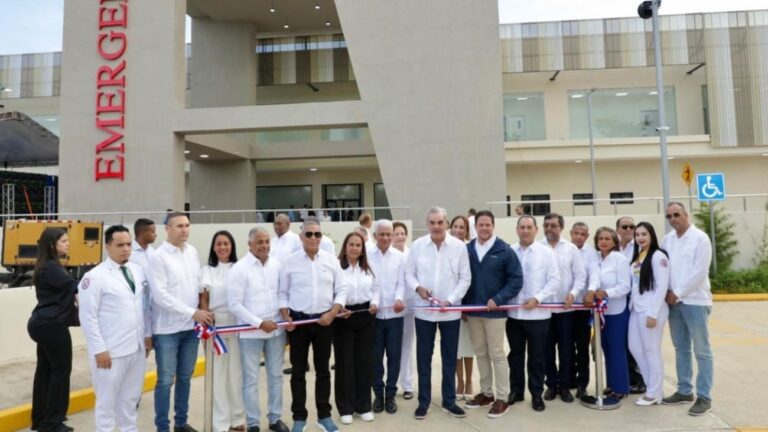 Presidente Abinader entrega moderno Hospital Regional Universitario Dr. Ángel María Gatón, con 329 camas