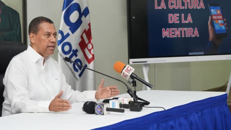 Presidente de Indotel alerta sobre manipulación en redes y aboga por legislación que proteja veracidad informativa