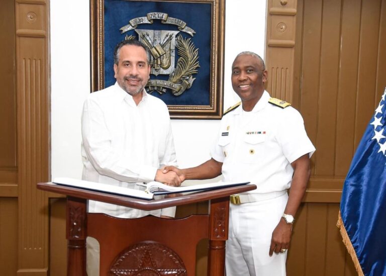 Inefi y la Armada RD impulsarán la educación física y el deporte