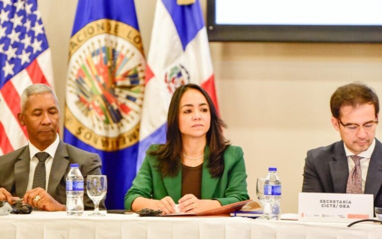 Ministra de Interior y Policia participa en encuentro de OEA sobre ciberespacio celebrada en Santo Domingo