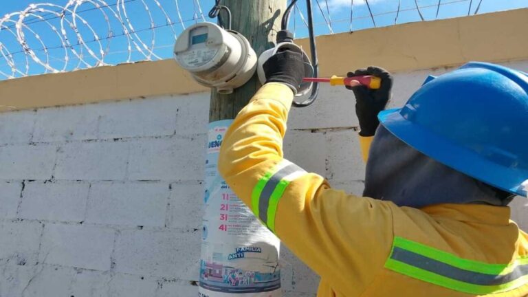 Edesur recupera energía y factura RD 46 millones por conexiones ilegales