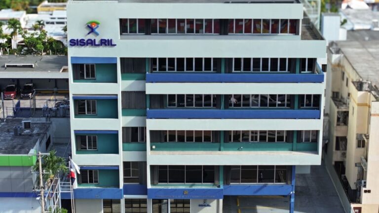 Sisalril avanza propuestas para fortalecer la cobertura de medicamentos de alto costo en el Seguro Familiar de Salud