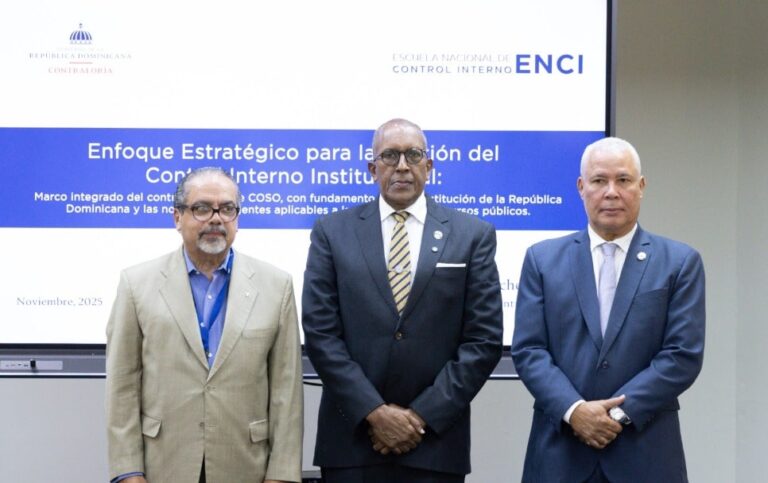 Contraloría entrena funcionarios del Palacio Nacional sobre Control Interno