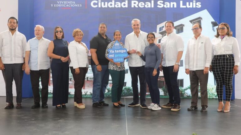 Presidente Abinader entrega 360 nuevos apartamentos en Ciudad Real San Luis, elevando a 760 las familias del proyecto que ya cuentan con un hogar seguro