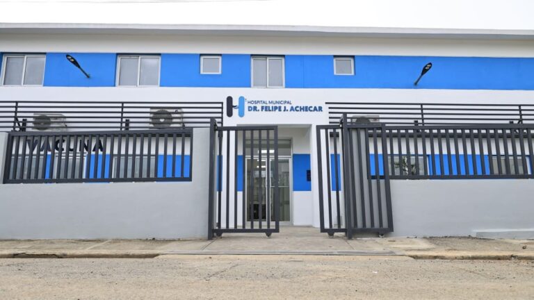 SNS inaugura remozamiento Hospital Municipal Felipe J. Achécar en Pimentel