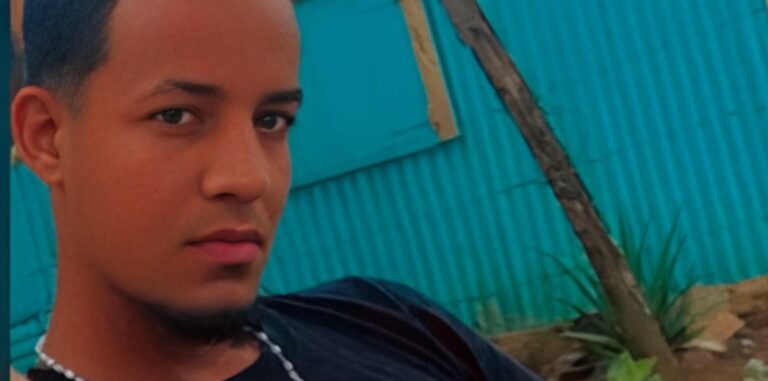 Suspenden y remiten a la justicia oficial de la Policía por muerte de un joven en Santiago