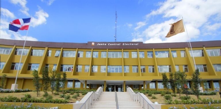 JCE suspenderá servicios de cedulación en 48 centros el 9 y 10 de diciembre de cara al cambio de la nueva cédula