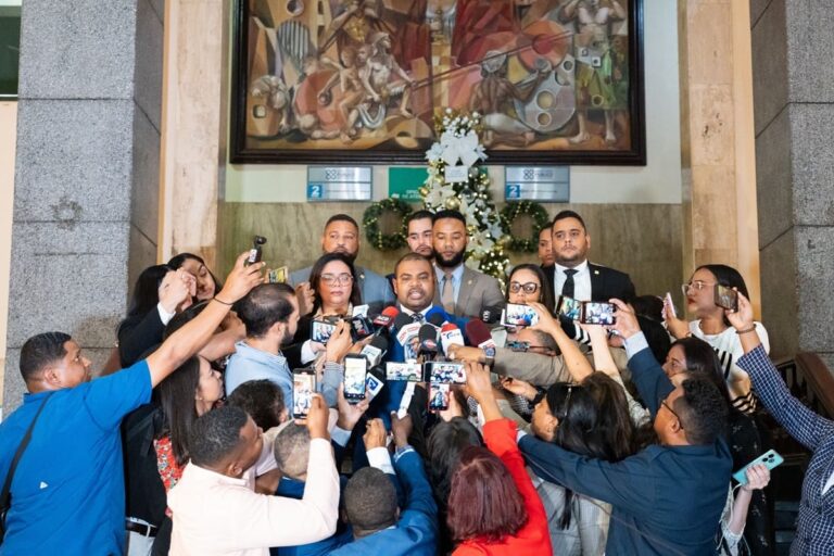 Ministerio Público solicita 18 meses de prisión preventiva contra diez arrestados por corrupción dentro de la Operación Cobra