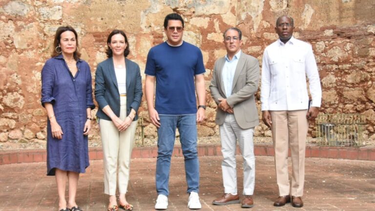 Ministro de Turismo reabre más calles en la Ciudad Colonial y presenta obras de estabilización del Monasterio de San Francisco