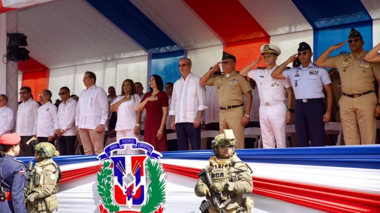 Presidente Abinader encabeza desfile conmemorativo del 213.º aniversario del natalicio de Juan Pablo Duarte, para dar inicio al Mes de la Patria